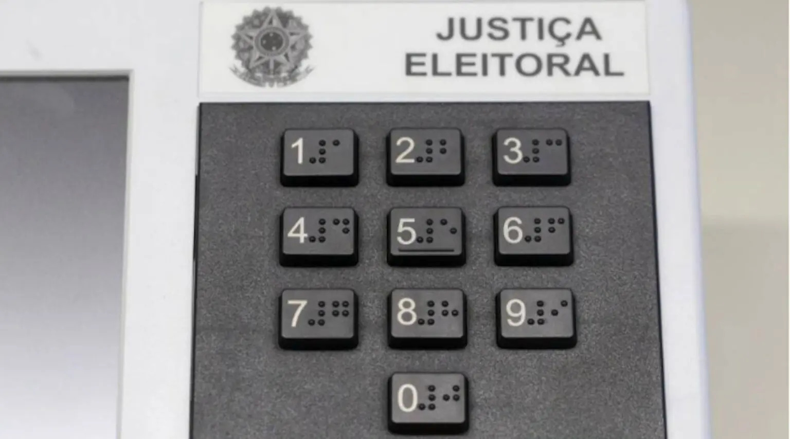 Multas da Justiça Eleitoral do Ceará contra propaganda antecipada já somam R$ 90 mil