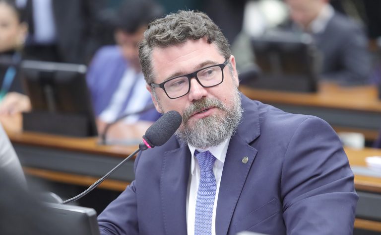 PL prevê criação de cadastro nacional para invasores de propriedades urbanas e rurais