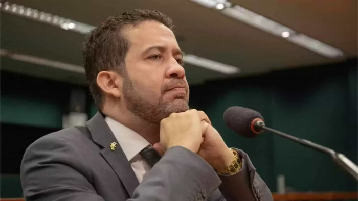 Oposição contesta decisão do Conselho de Ética e apresenta recurso contra arquivamento de processo disciplinar de Janones