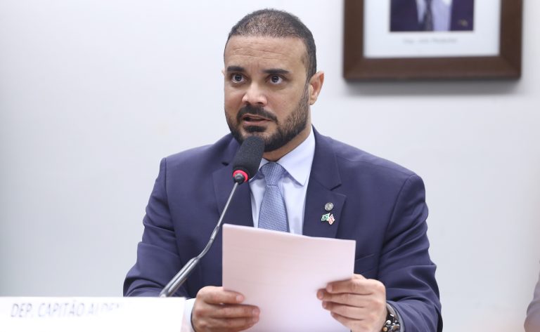 "Políticos aprovam projeto de lei para incentivar boas práticas de segurança em estabelecimentos de lazer e gastronomia"